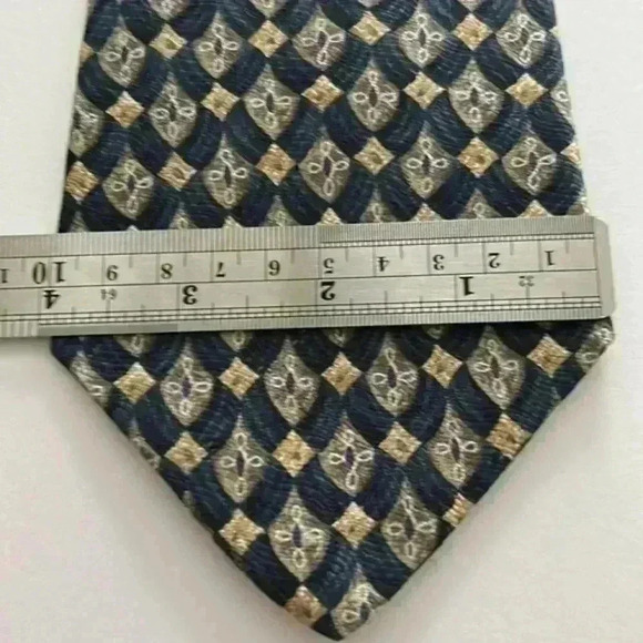 Oscar de la Renta‎ tie - Picture 2 of 3